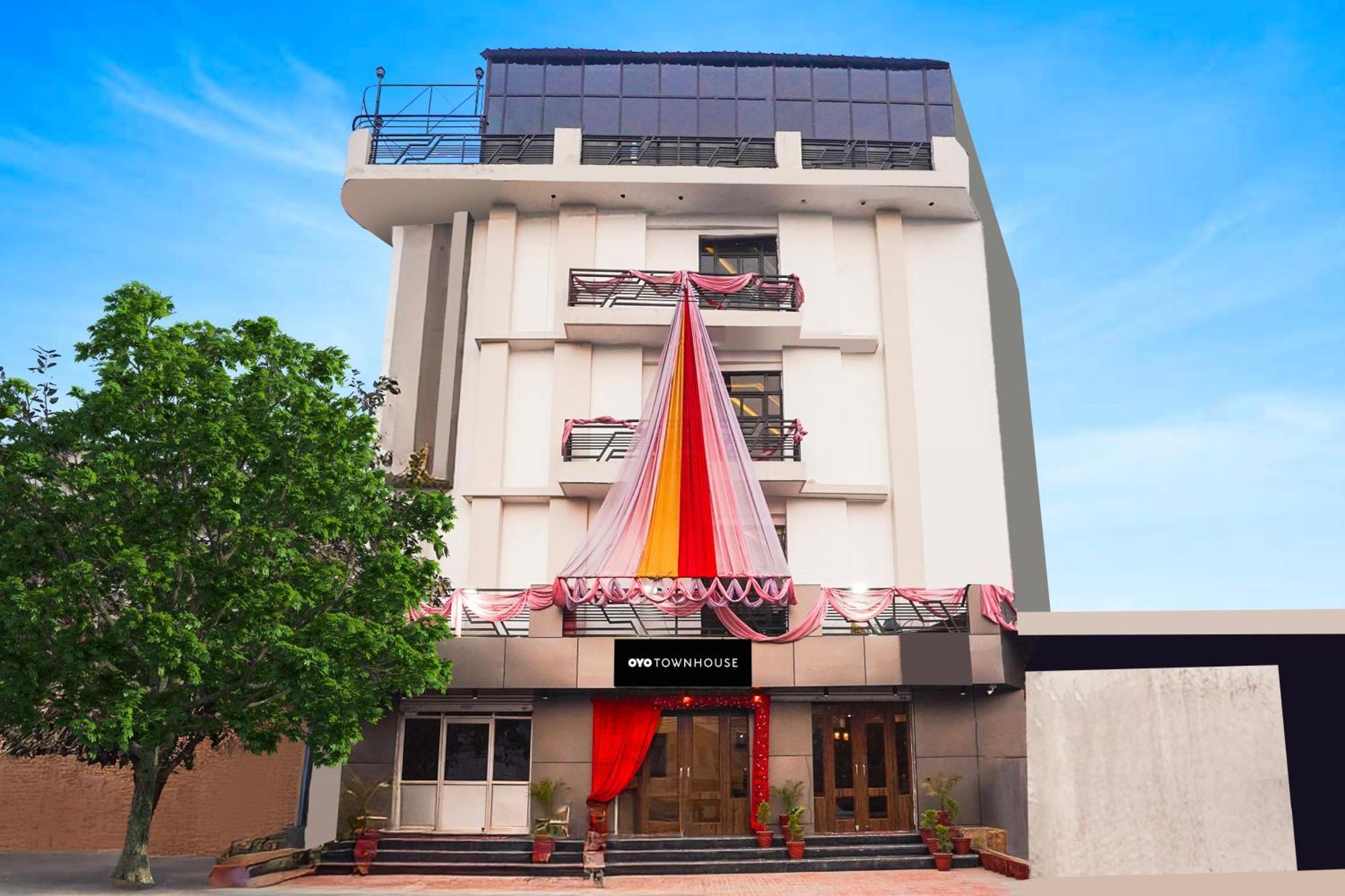 Super Townhouse The Royal Casa Ξενοδοχείο Ghaziabad Εξωτερικό φωτογραφία