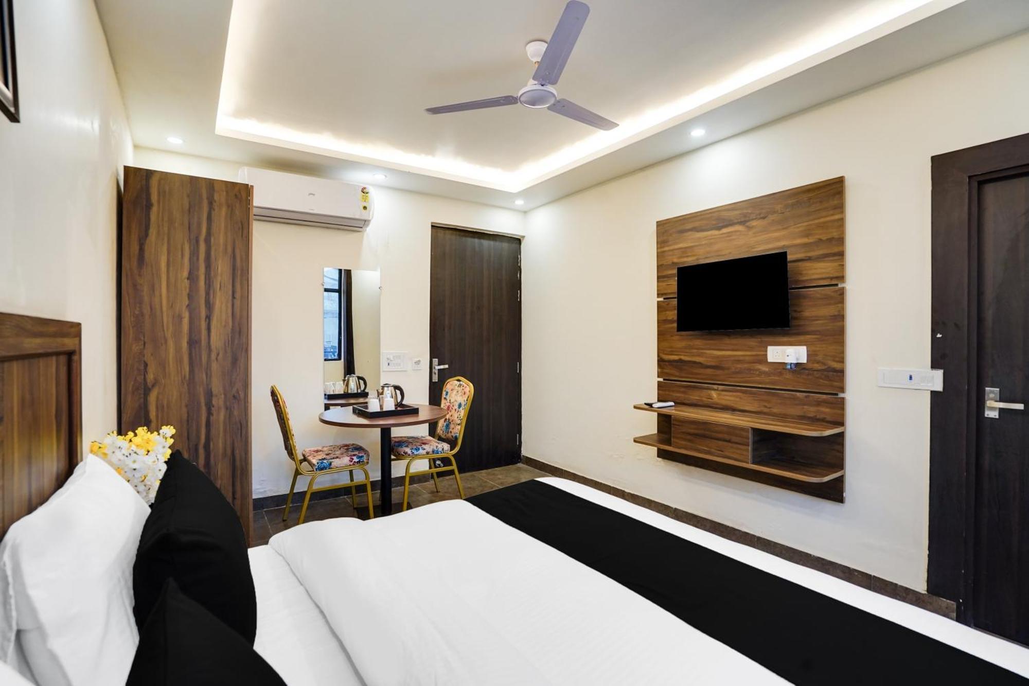 Super Townhouse The Royal Casa Ξενοδοχείο Ghaziabad Εξωτερικό φωτογραφία