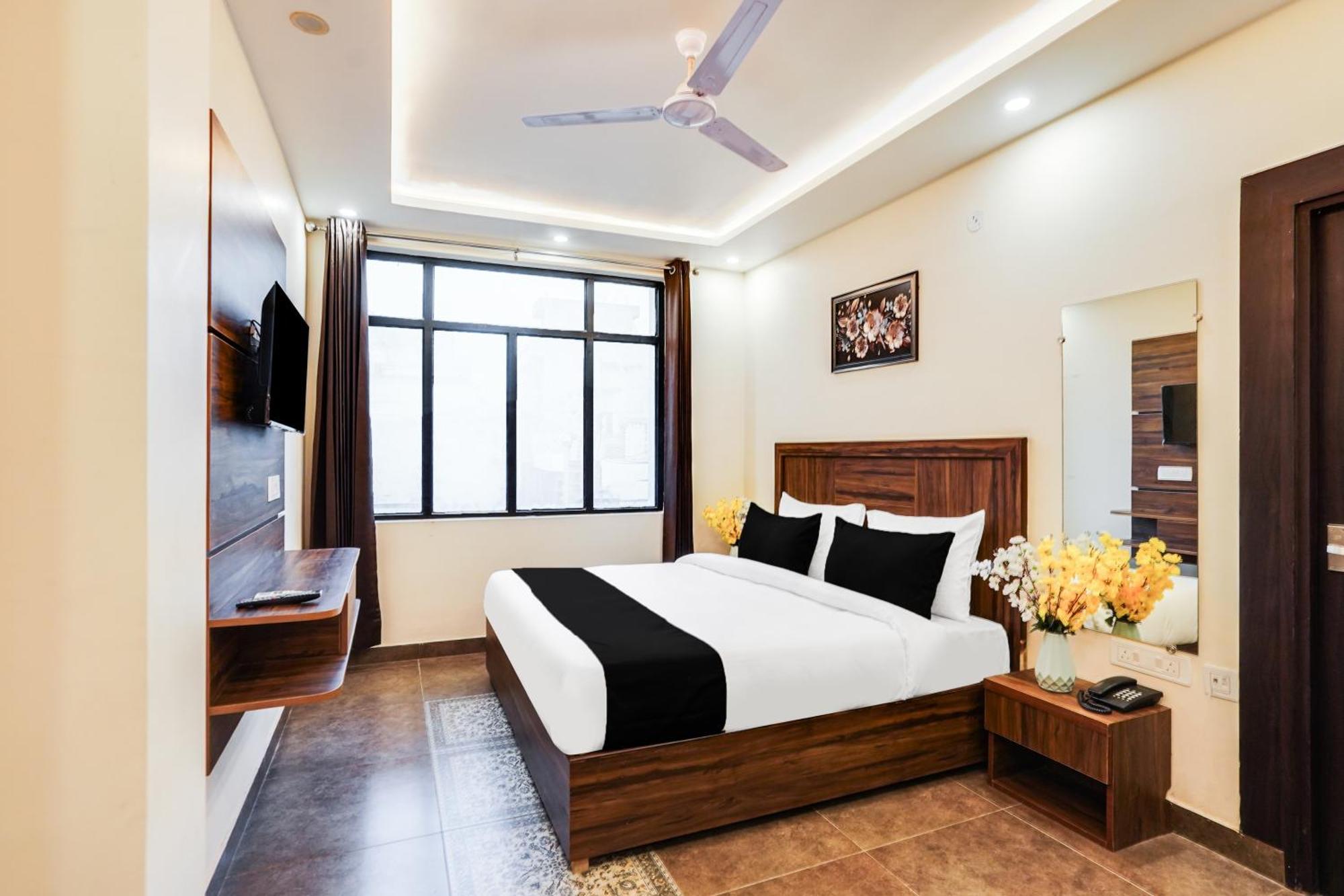 Super Townhouse The Royal Casa Ξενοδοχείο Ghaziabad Εξωτερικό φωτογραφία