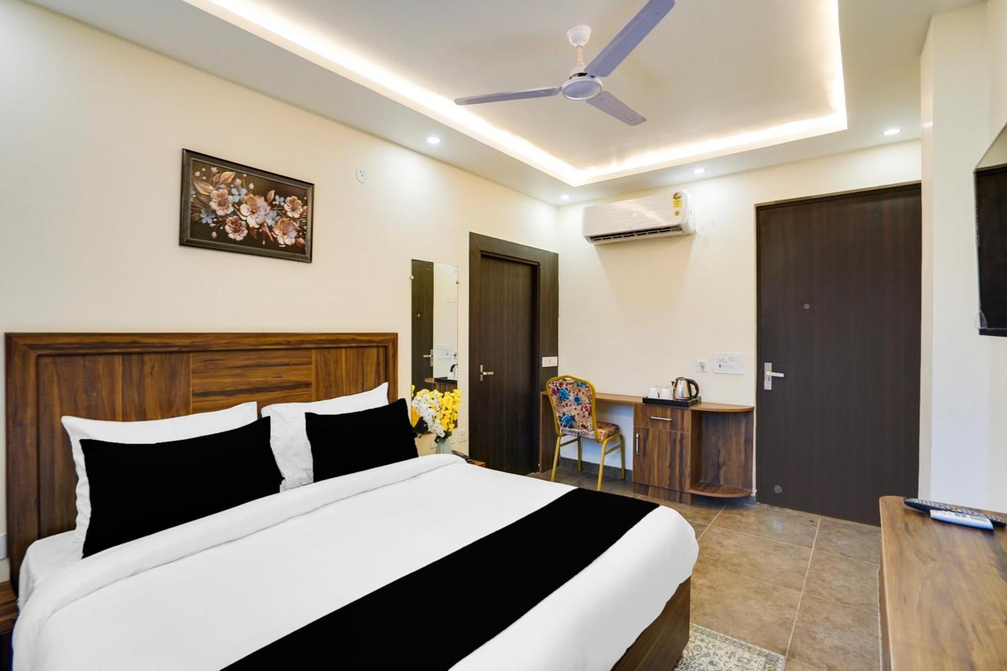 Super Townhouse The Royal Casa Ξενοδοχείο Ghaziabad Εξωτερικό φωτογραφία