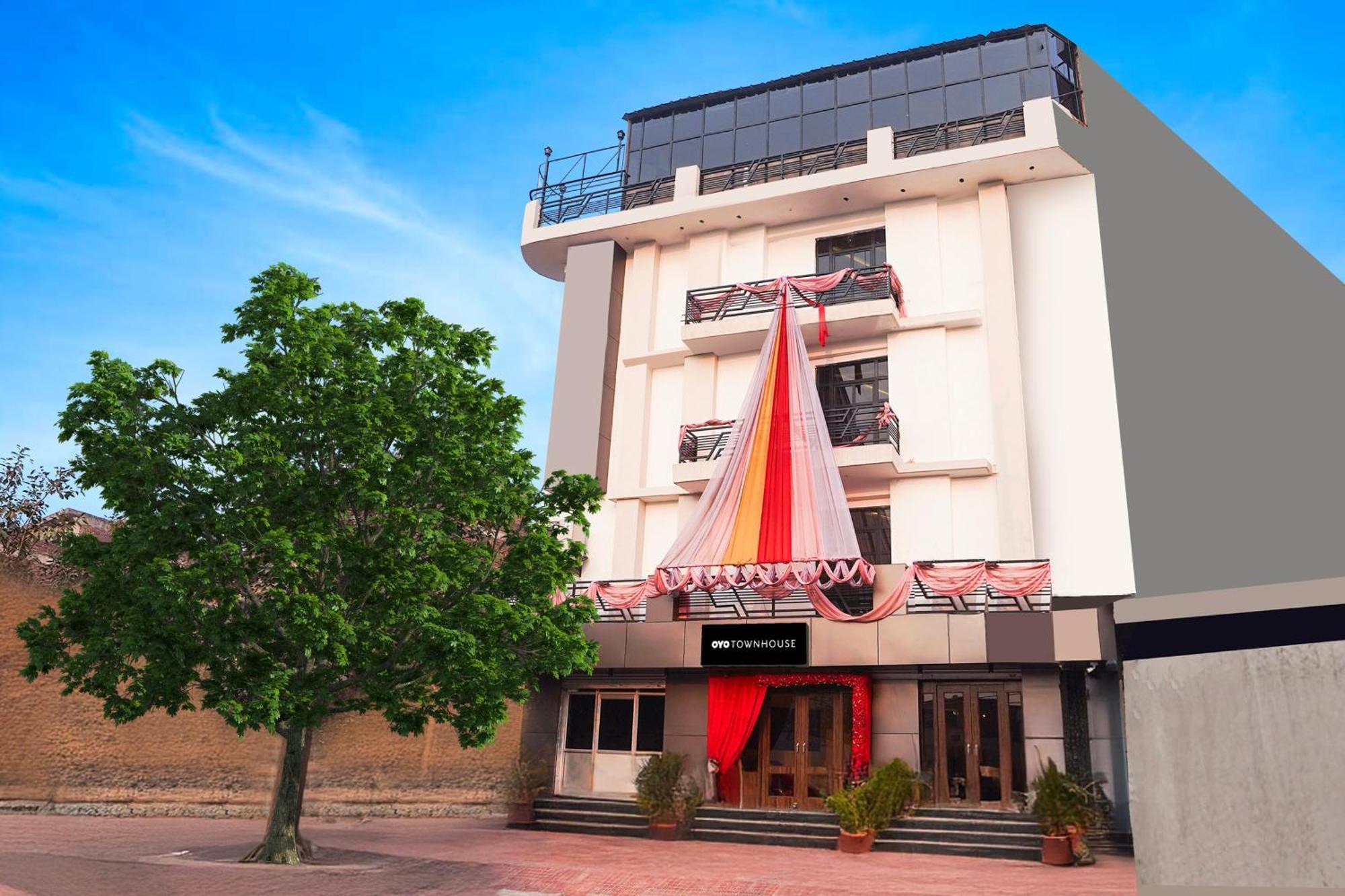 Super Townhouse The Royal Casa Ξενοδοχείο Ghaziabad Εξωτερικό φωτογραφία