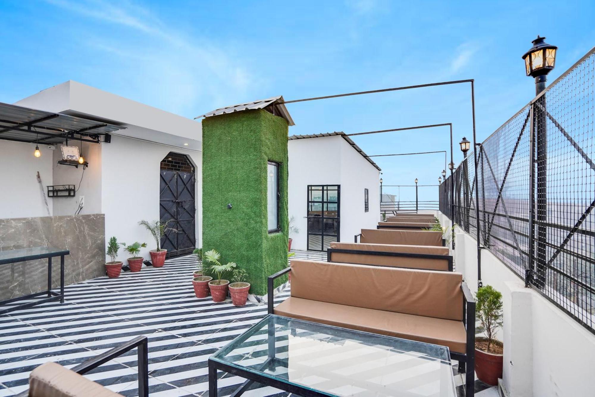 Super Townhouse The Royal Casa Ξενοδοχείο Ghaziabad Εξωτερικό φωτογραφία