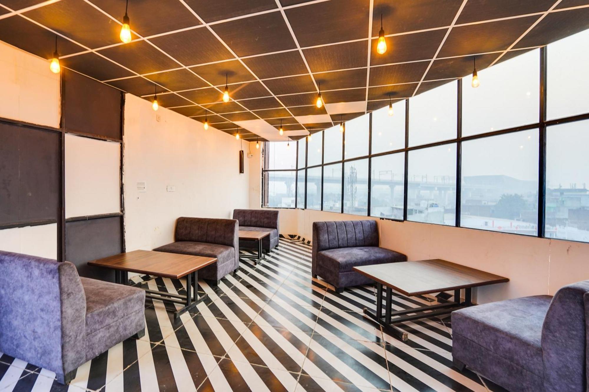 Super Townhouse The Royal Casa Ξενοδοχείο Ghaziabad Εξωτερικό φωτογραφία